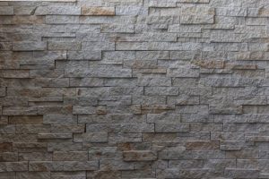 Pittura effetto pietra spaccata: Come creare un look rustico e elegante per le tue pareti