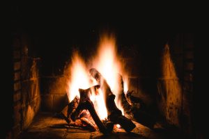Il fascino del calore: camini a bioetanolo nel living moderno